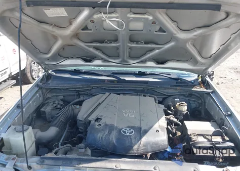 2010 Toyota Tacoma Base V6 z USA, uszkodzony, nr VIN 3TMMU4FN8AM020897